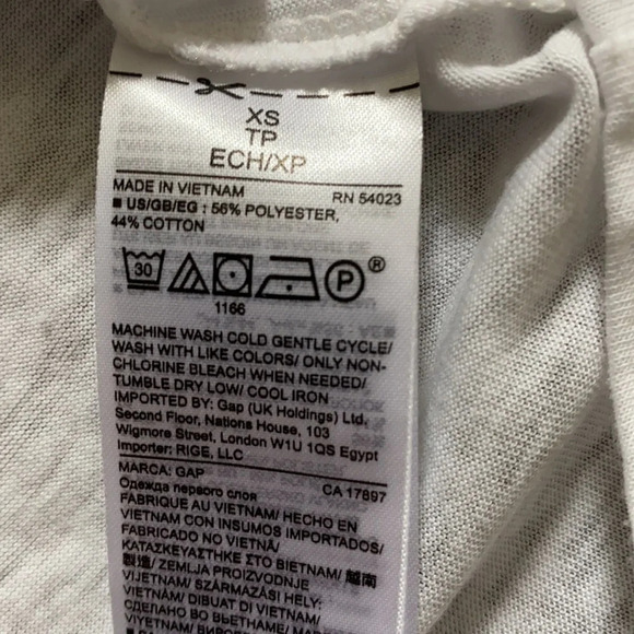 •GAP• Muscle Tee, Like New - Picture 8 of 8